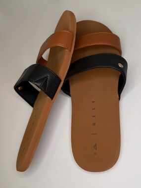 Reef slip on sandals black and cognac brown size 10 women's